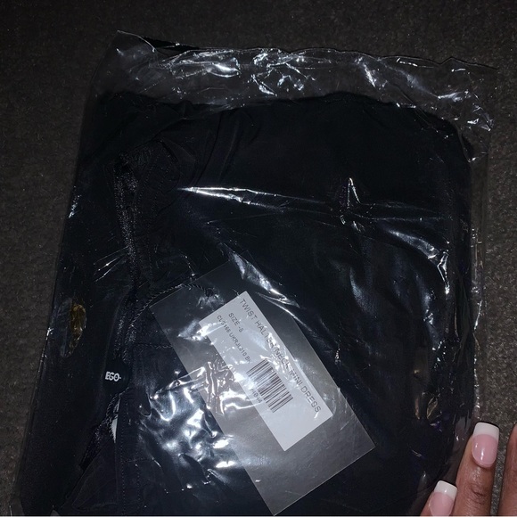 EGO TWIST HALTERNECK CUT OUT DETAIL MINI BODYCON DRESS IN BLACK SLINKY - Picture 2 of 2